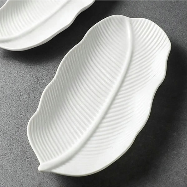 Large Ceramic Banana Leaf Plate – Elegant Dining