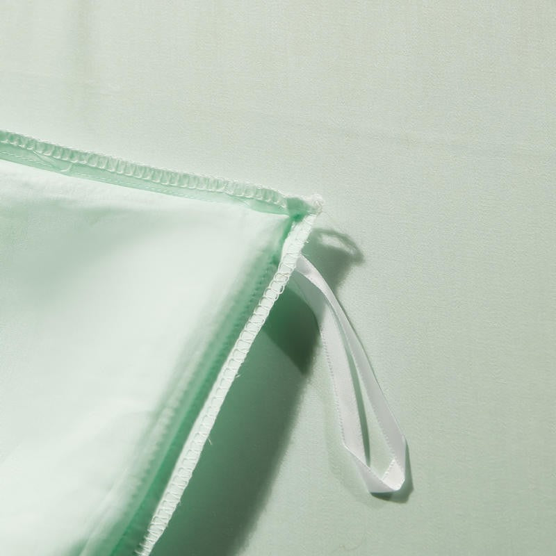Mint Green Eucalyptus Lyocell Silk Bedding Set – Cooling Duvet Cover, Sheet & Pillowcases | Double, Queen, King, Family Sizes