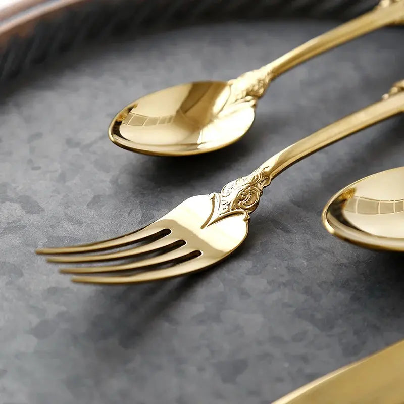 "Elegant Vintage Golden Cutlery Set – 24-Pc Stainless Steel Dinnerware for Luxurious Dining" linarro